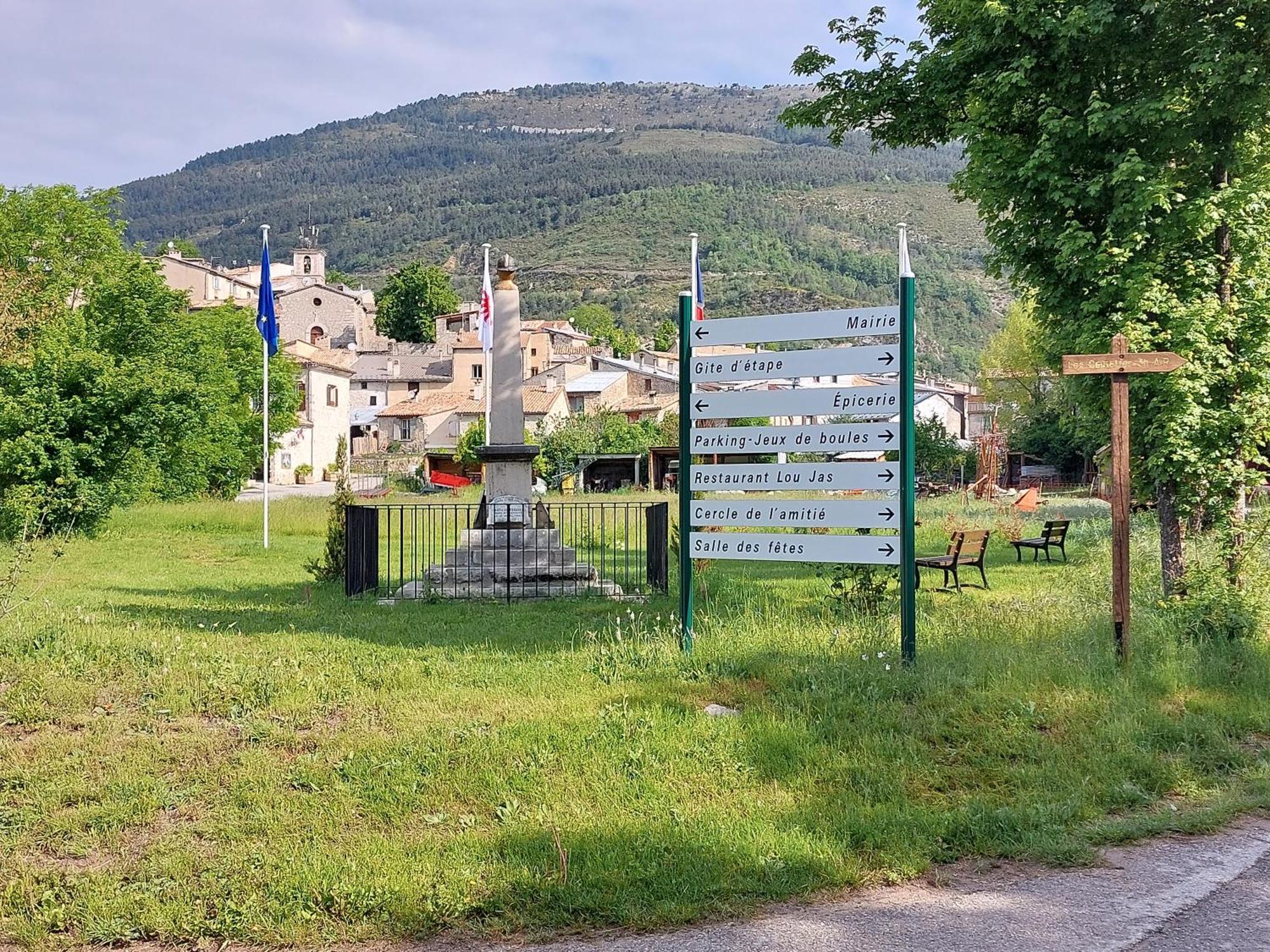 La Fischaumiere Panzió Soleilhas Kültér fotó