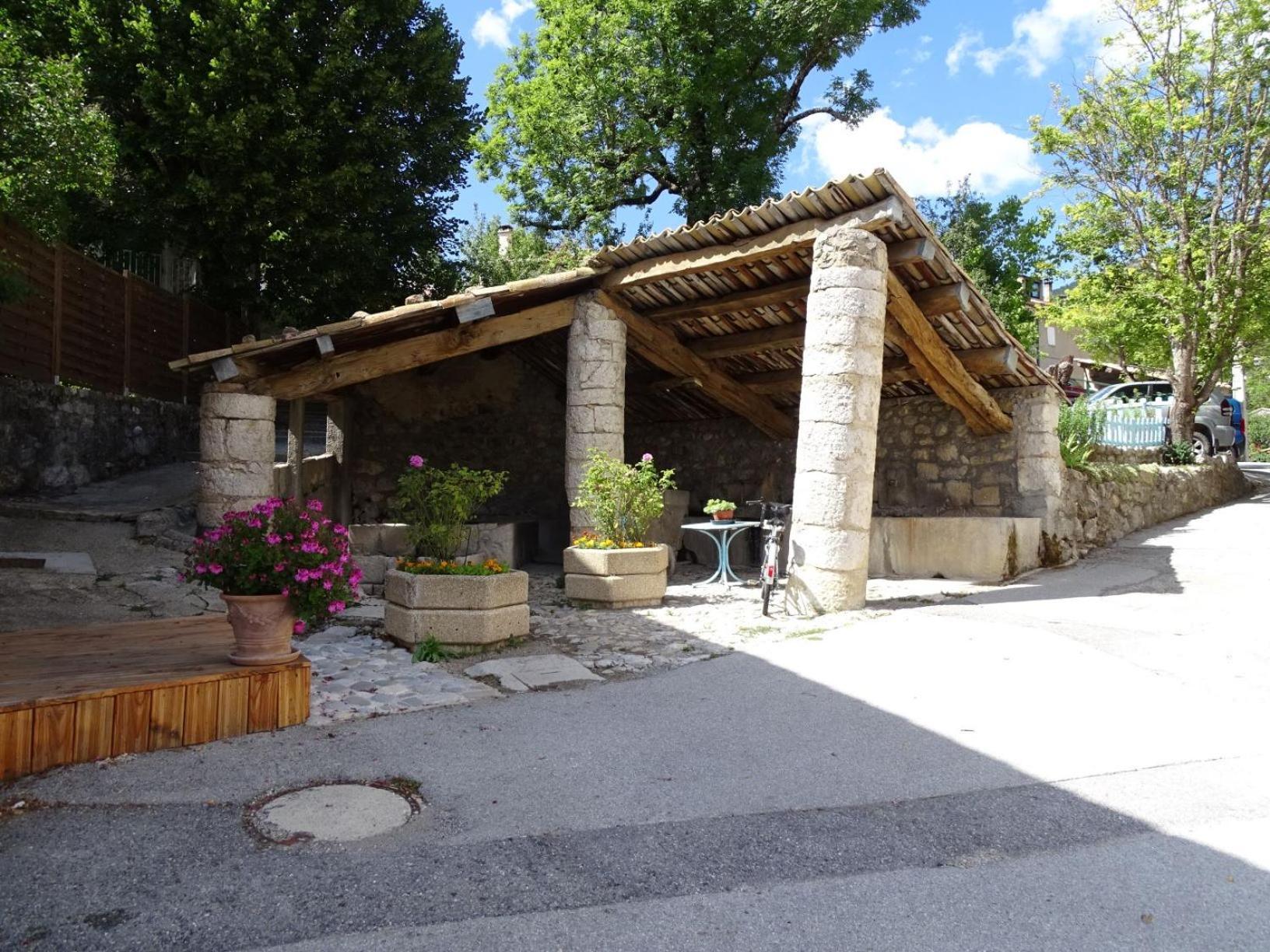 La Fischaumiere Panzió Soleilhas Kültér fotó