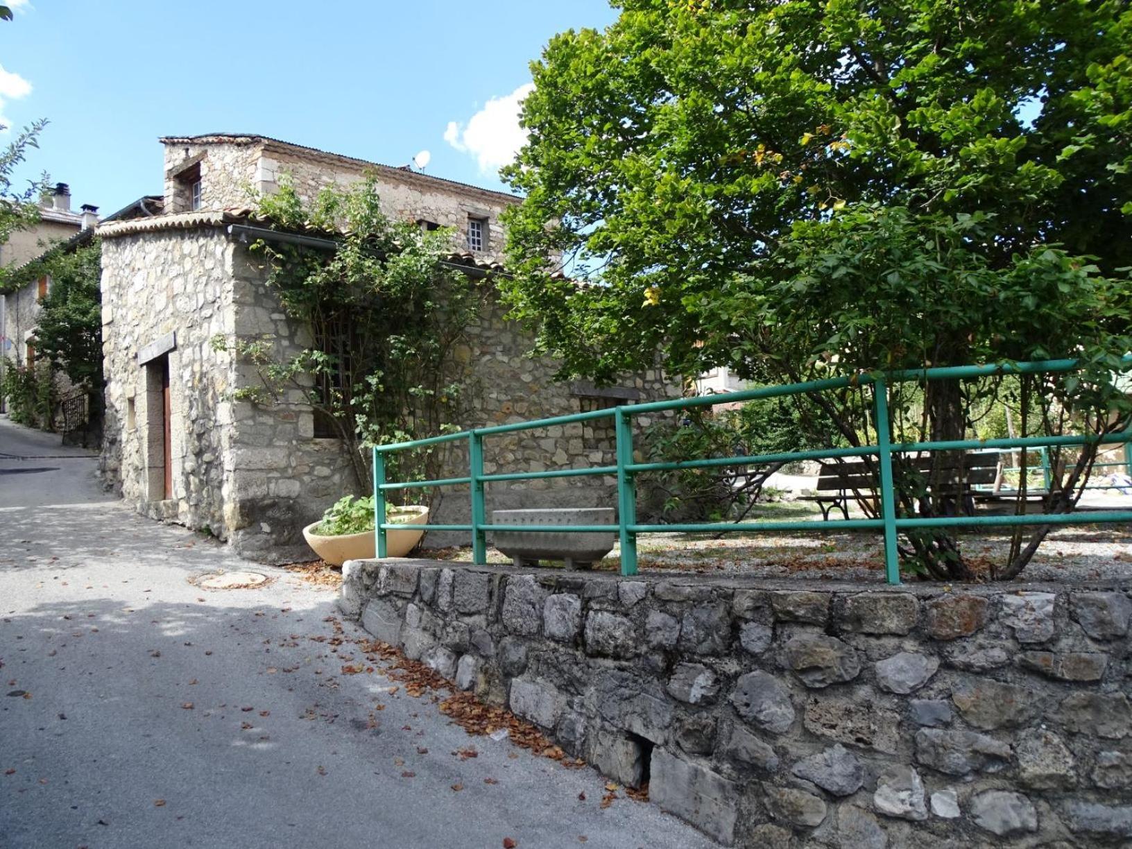 La Fischaumiere Panzió Soleilhas Kültér fotó